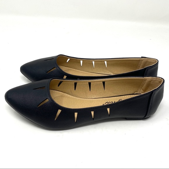 Black Cut Out Vegan Leather Flats - Picture 4 of 10